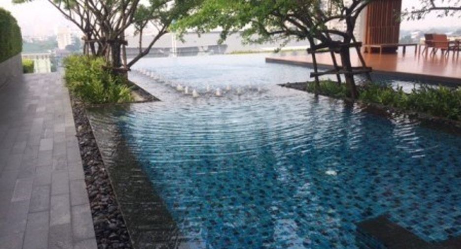 For rent 2 bedrooms condo in Yan Nawa, Bangkok