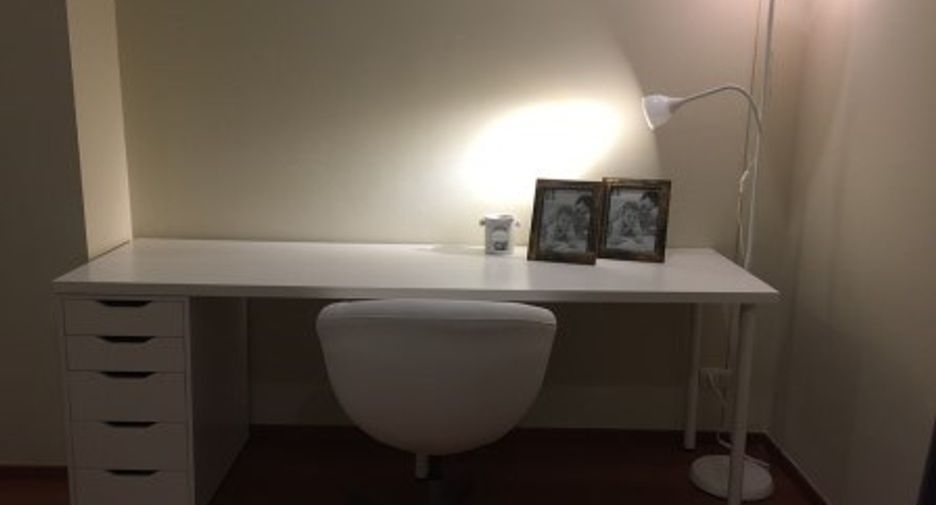 For rent 2 bedrooms condo in Yan Nawa, Bangkok