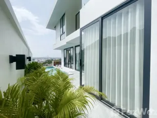 À louer 3 chambres villa à Mueang Phuket, Phuket