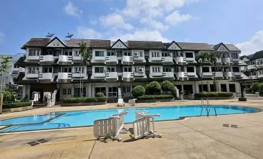 出租 4 卧室 联排别墅 在 Khlong Toei, 曼谷