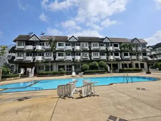 Reihenhaus zur Miete mit 4 Zimmer in Khlong Toei, Bangkok
