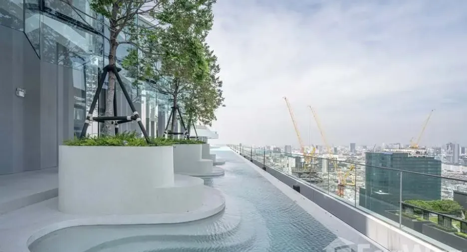 For sale studio condo in Huai Khwang, Bangkok