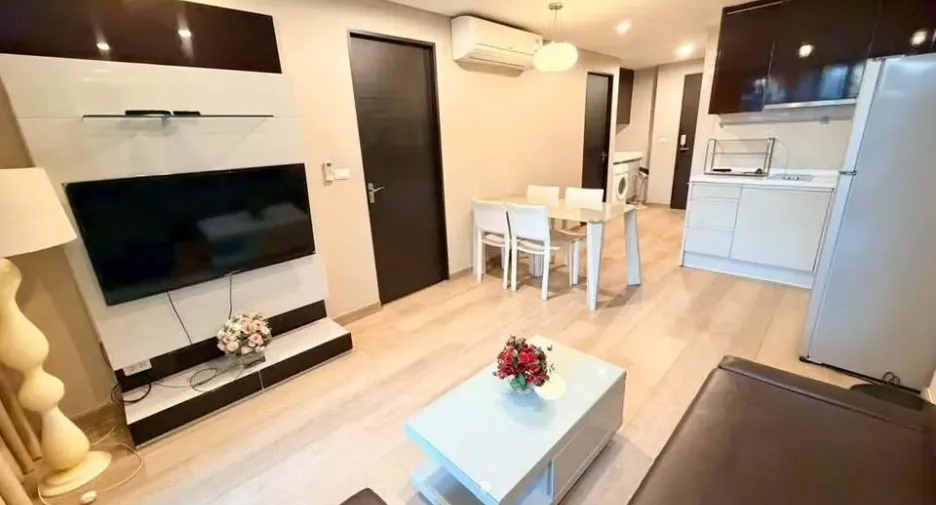 À louer 2 chambres condo à Pathum Wan, Bangkok