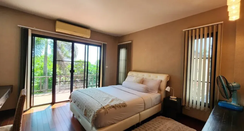 For rent and for sale 3 bedrooms house in Bang Lamung, Chonburi