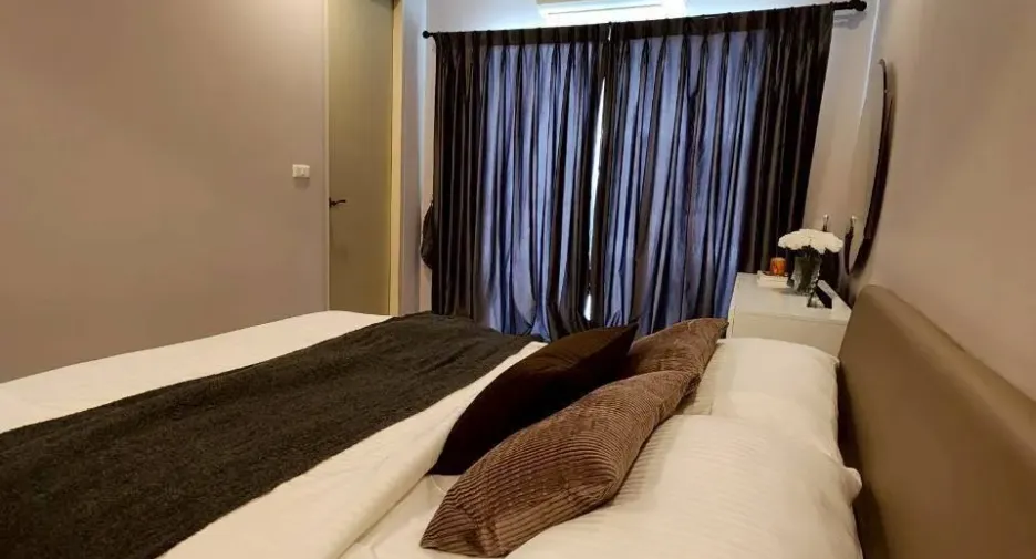 For rent 2 bedrooms condo in Bang Na, Bangkok