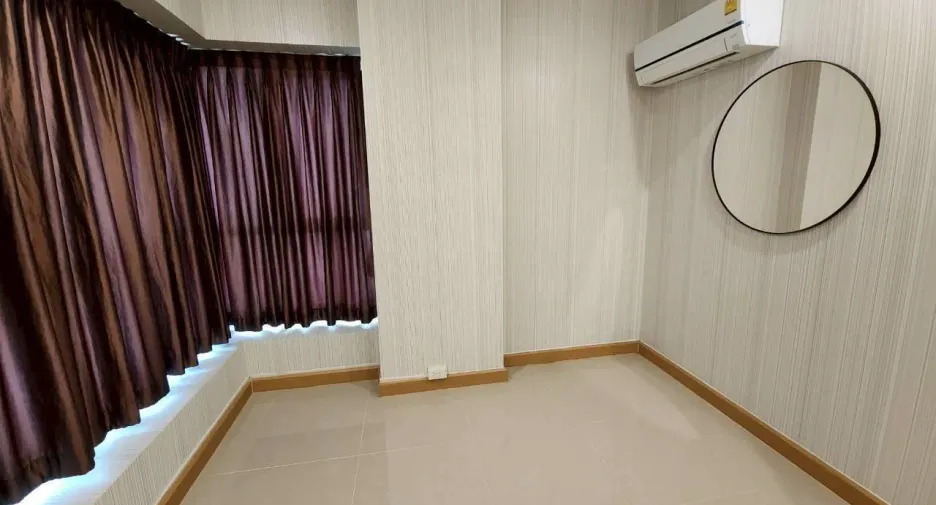 For rent 2 bedrooms condo in Bang Na, Bangkok