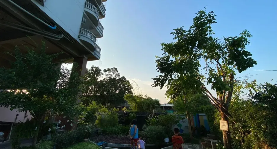 For rent studio condo in Mueang Samut Prakan, Samut Prakan