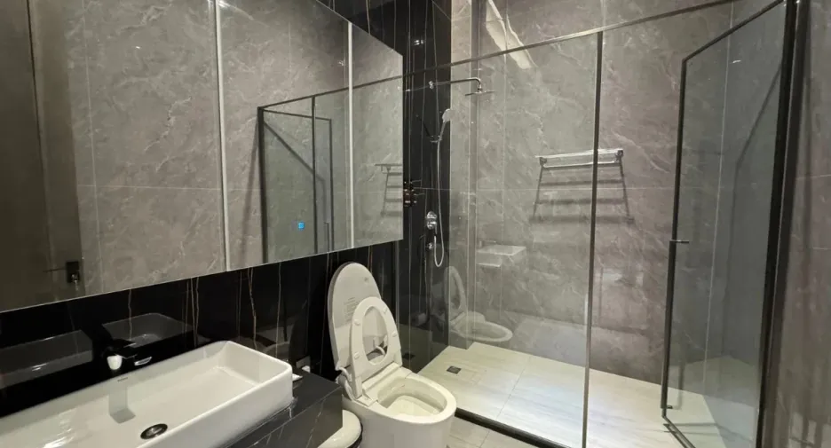 Casa en venta de 6 habitaciones en Bang Lamung, Chonburi