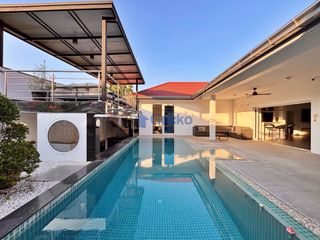 Casa en venta de 5 habitaciones en Bang Lamung, Chonburi