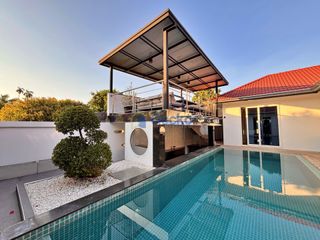 Casa en venta de 5 habitaciones en Bang Lamung, Chonburi