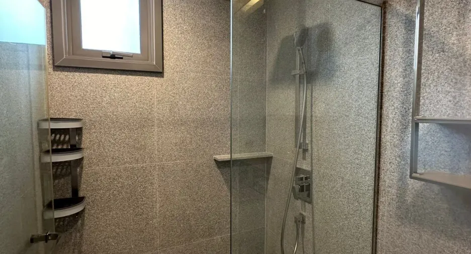 Wohnung zur Miete mit 2 Zimmer in Pathum Wan, Bangkok