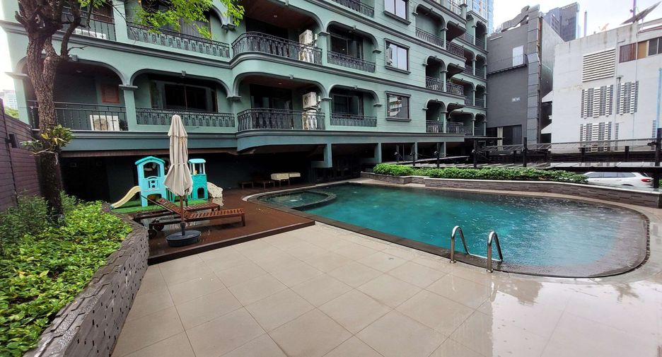 Wohnung zur Miete mit 4 Zimmer in Pathum Wan, Bangkok