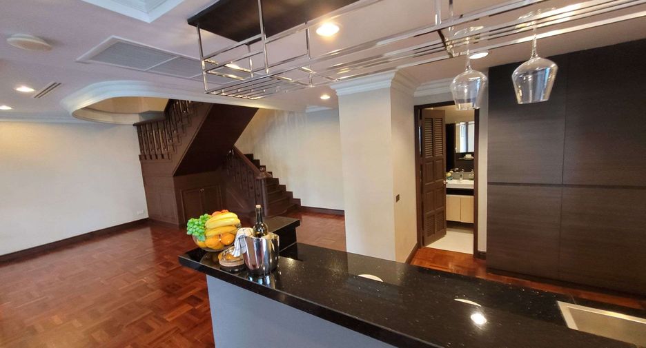 Wohnung zur Miete mit 4 Zimmer in Pathum Wan, Bangkok