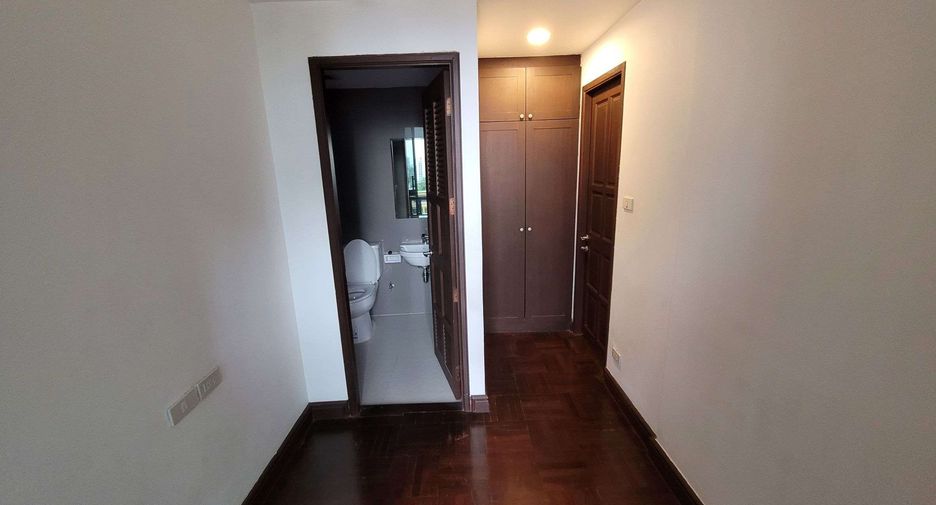 Wohnung zur Miete mit 4 Zimmer in Pathum Wan, Bangkok