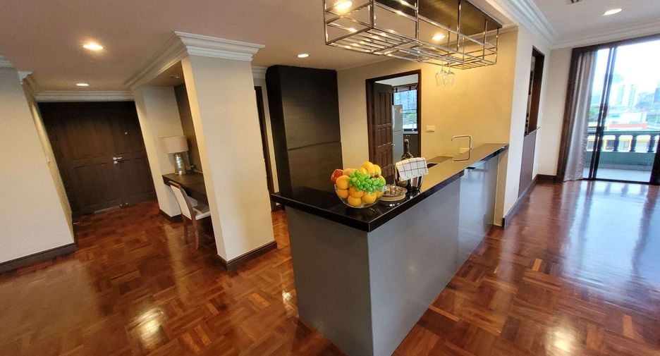 Wohnung zur Miete mit 4 Zimmer in Pathum Wan, Bangkok