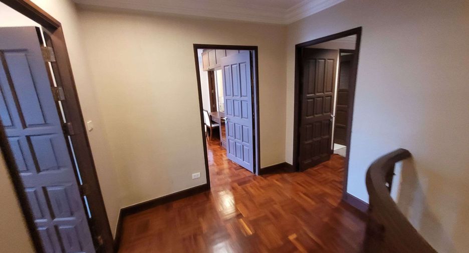 Wohnung zur Miete mit 4 Zimmer in Pathum Wan, Bangkok