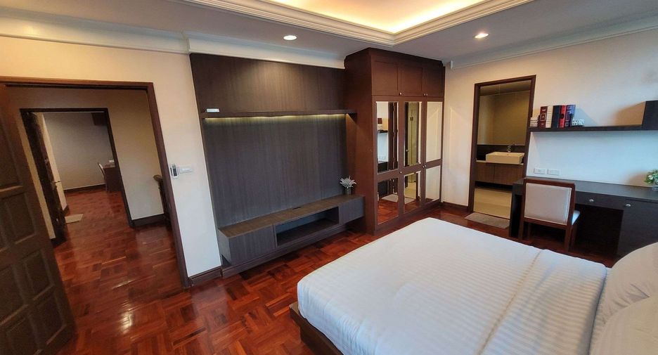Wohnung zur Miete mit 4 Zimmer in Pathum Wan, Bangkok