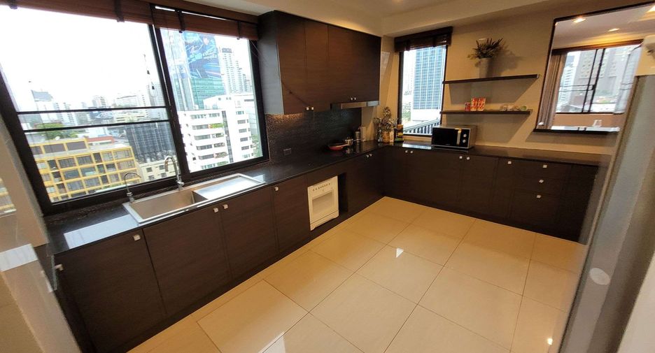 Wohnung zur Miete mit 4 Zimmer in Pathum Wan, Bangkok
