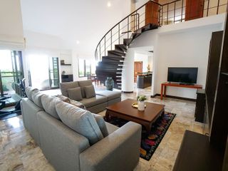 For rent 4 bedrooms condo in Watthana, Bangkok