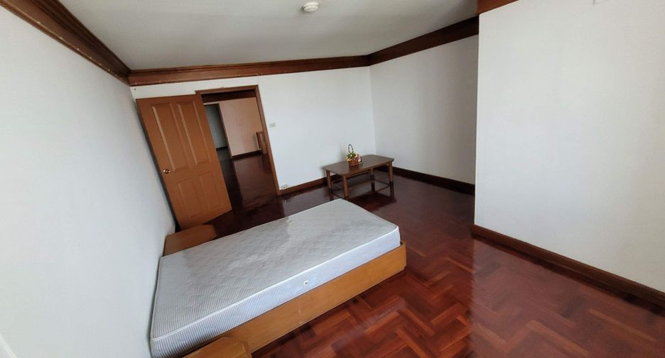 ให้เช่า 5 ห้องนอน คอนโด ใน วัฒนา, กรุงเทพฯ