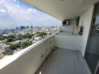 ให้เช่า 5 ห้องนอน คอนโด ใน วัฒนา, กรุงเทพฯ