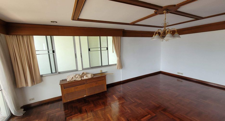 ให้เช่า 5 ห้องนอน คอนโด ใน วัฒนา, กรุงเทพฯ
