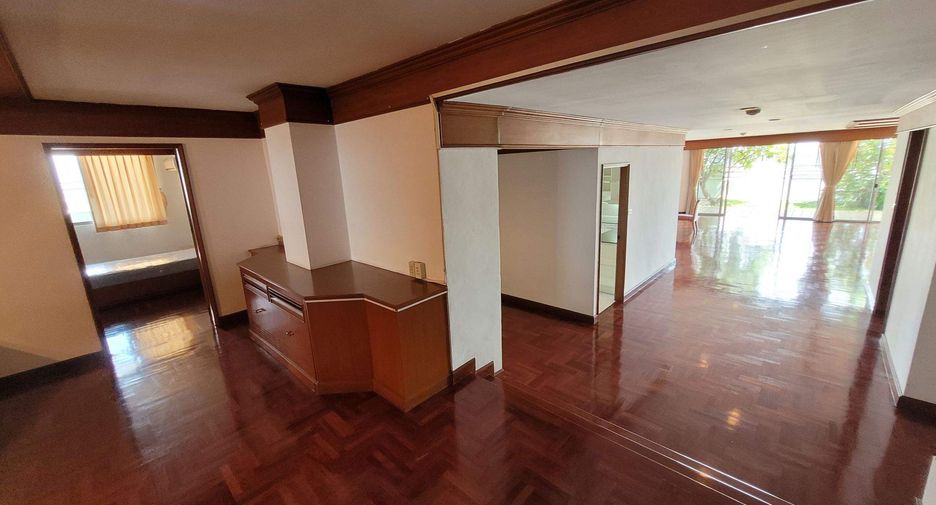 ให้เช่า 5 ห้องนอน คอนโด ใน วัฒนา, กรุงเทพฯ