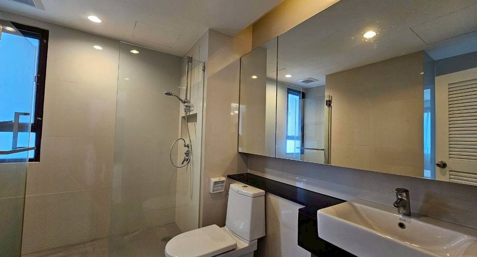 For rent 3 bedrooms condo in Watthana, Bangkok