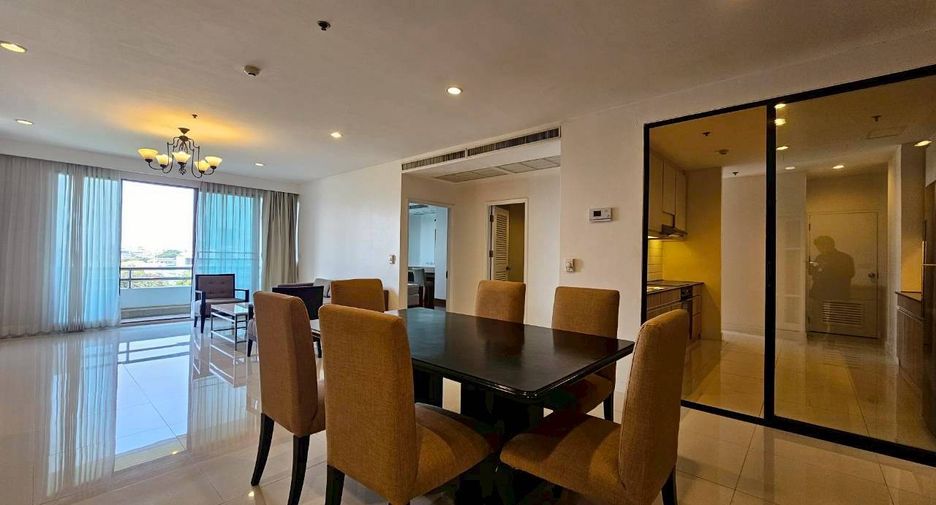 For rent 3 bedrooms condo in Watthana, Bangkok
