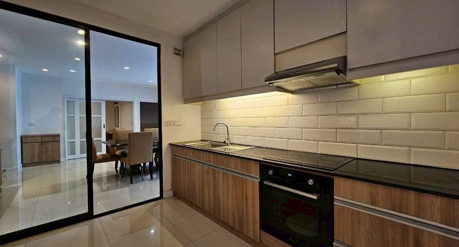 For rent 3 bedrooms condo in Watthana, Bangkok