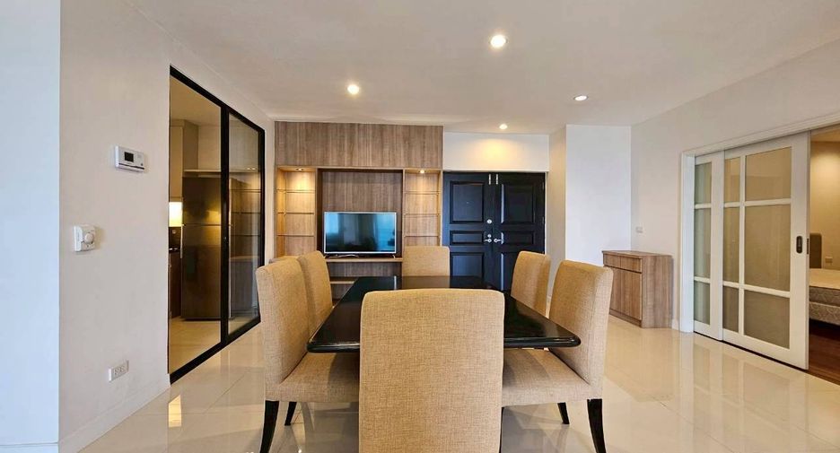 For rent 3 bedrooms condo in Watthana, Bangkok