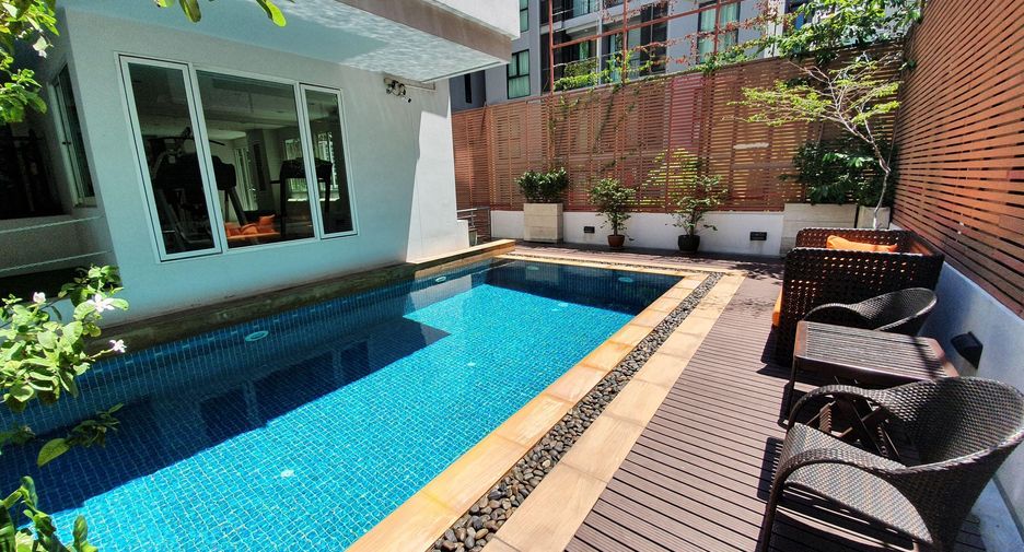 ให้เช่า 4 ห้องนอน คอนโด ใน วัฒนา, กรุงเทพฯ