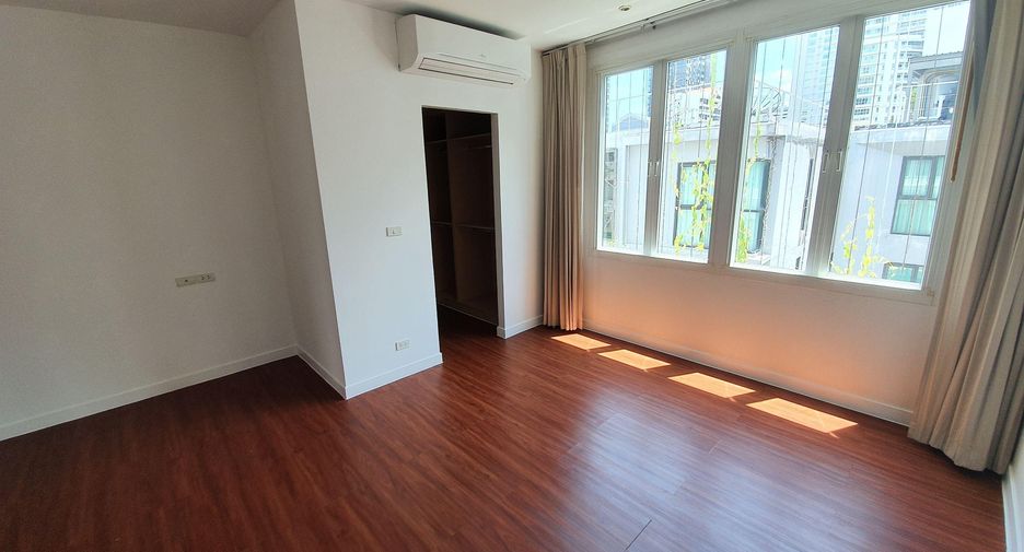 ให้เช่า 4 ห้องนอน คอนโด ใน วัฒนา, กรุงเทพฯ
