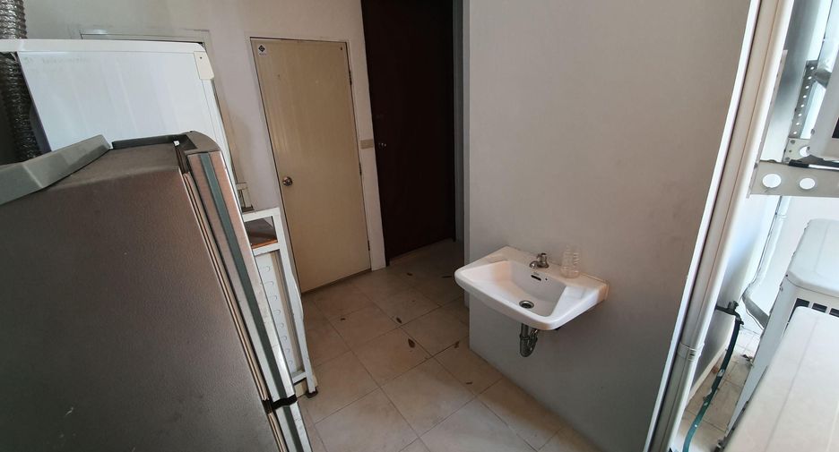 ให้เช่า 4 ห้องนอน คอนโด ใน วัฒนา, กรุงเทพฯ