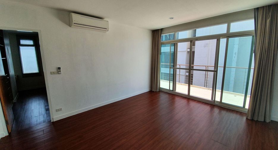 ให้เช่า 4 ห้องนอน คอนโด ใน วัฒนา, กรุงเทพฯ