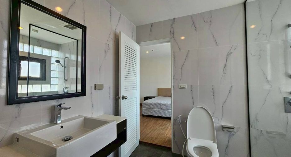 Condo en alquiler de 3 habitaciones en Watthana, Bangkok