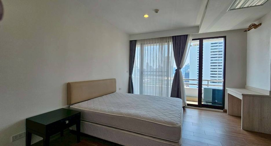 Condo en alquiler de 3 habitaciones en Watthana, Bangkok