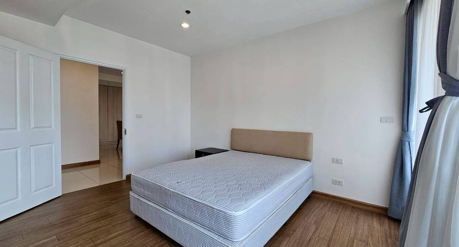 Condo en alquiler de 3 habitaciones en Watthana, Bangkok