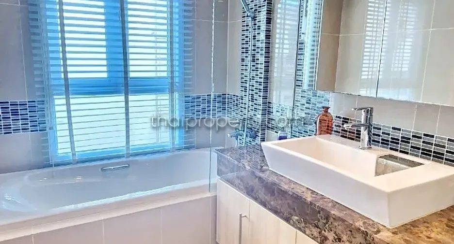 For rent and for sale 2 bedrooms condo in Bang Lamung, Chonburi