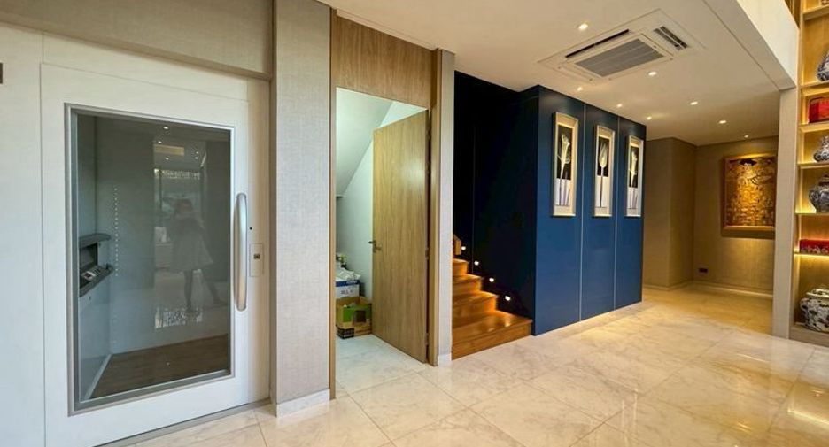 出租 5 卧室 独立屋 在 Yan Nawa, 曼谷