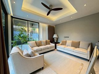 Haus zur Miete mit 5 Zimmer in Yan Nawa, Bangkok