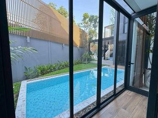 Haus zur Miete mit 5 Zimmer in Yan Nawa, Bangkok