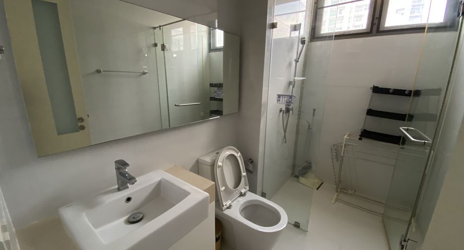 For rent 2 bedrooms condo in Sathon, Bangkok