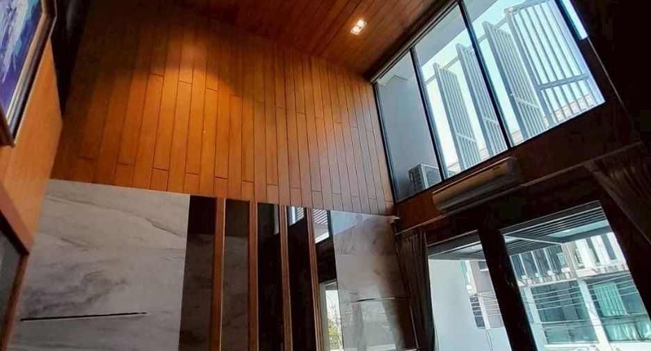 Reihenhaus zur Miete mit 3 Zimmer in Khlong Toei, Bangkok