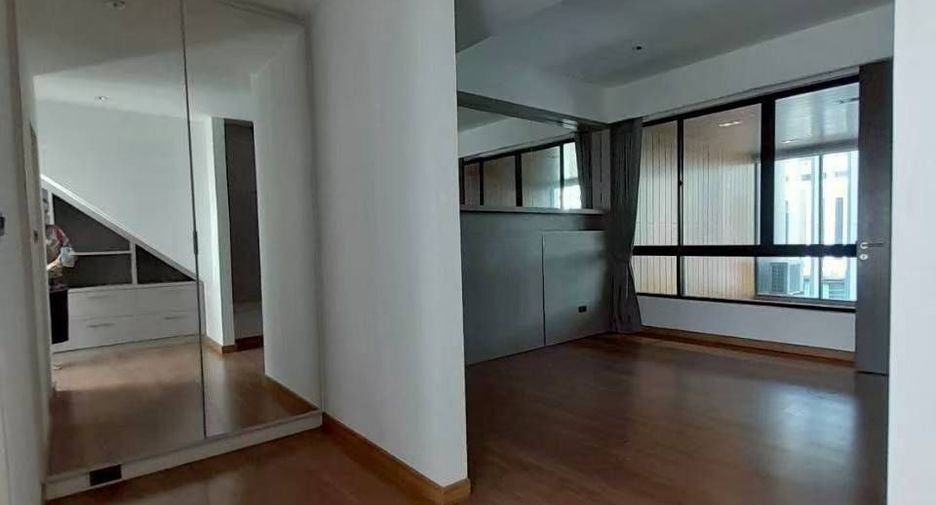 Reihenhaus zur Miete mit 3 Zimmer in Khlong Toei, Bangkok