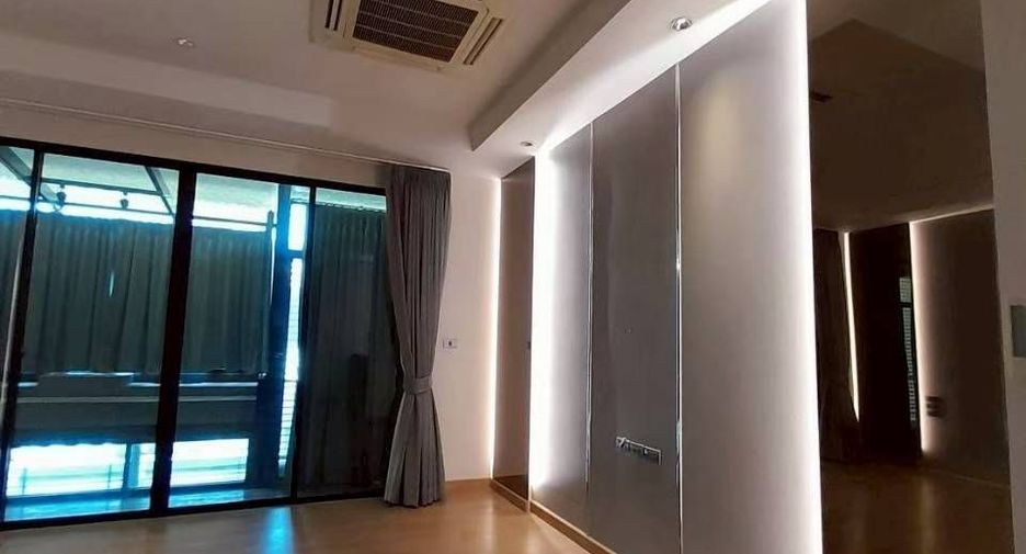 Reihenhaus zur Miete mit 3 Zimmer in Khlong Toei, Bangkok
