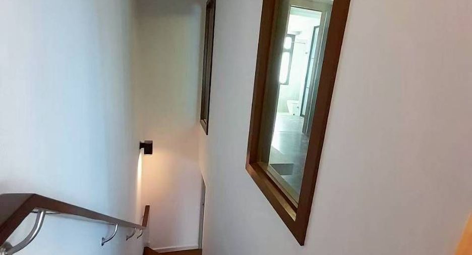 Reihenhaus zur Miete mit 3 Zimmer in Khlong Toei, Bangkok