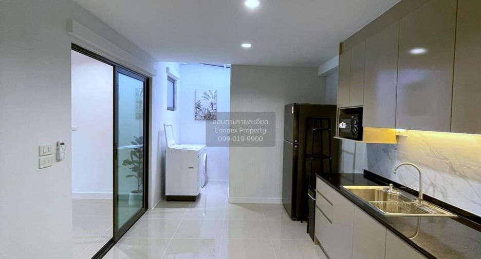 For rent 3 bedrooms townhouse in Bang Phli, Samut Prakan