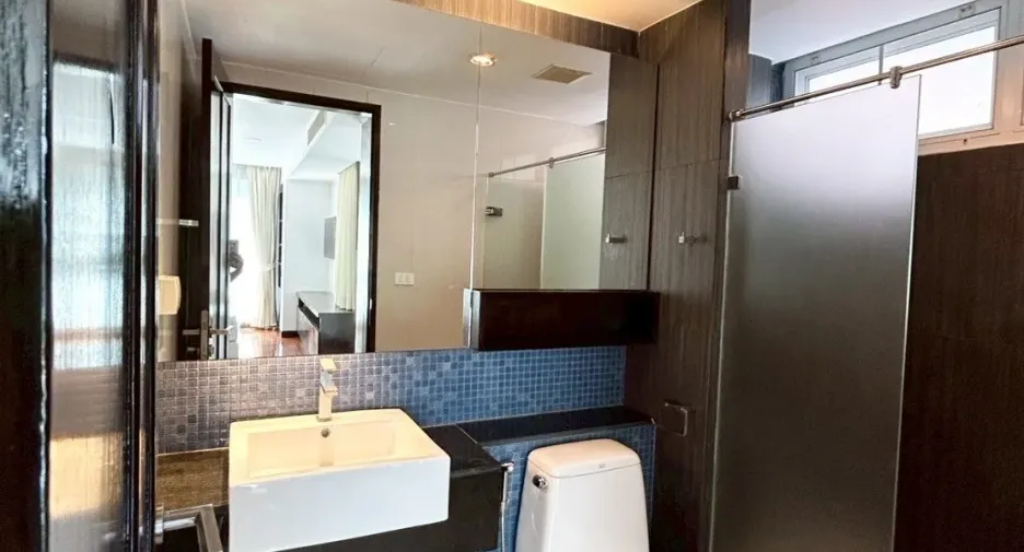 For rent 2 bedrooms apartment in Watthana, Bangkok
