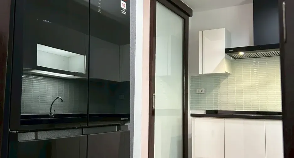 For rent 2 bedrooms apartment in Watthana, Bangkok